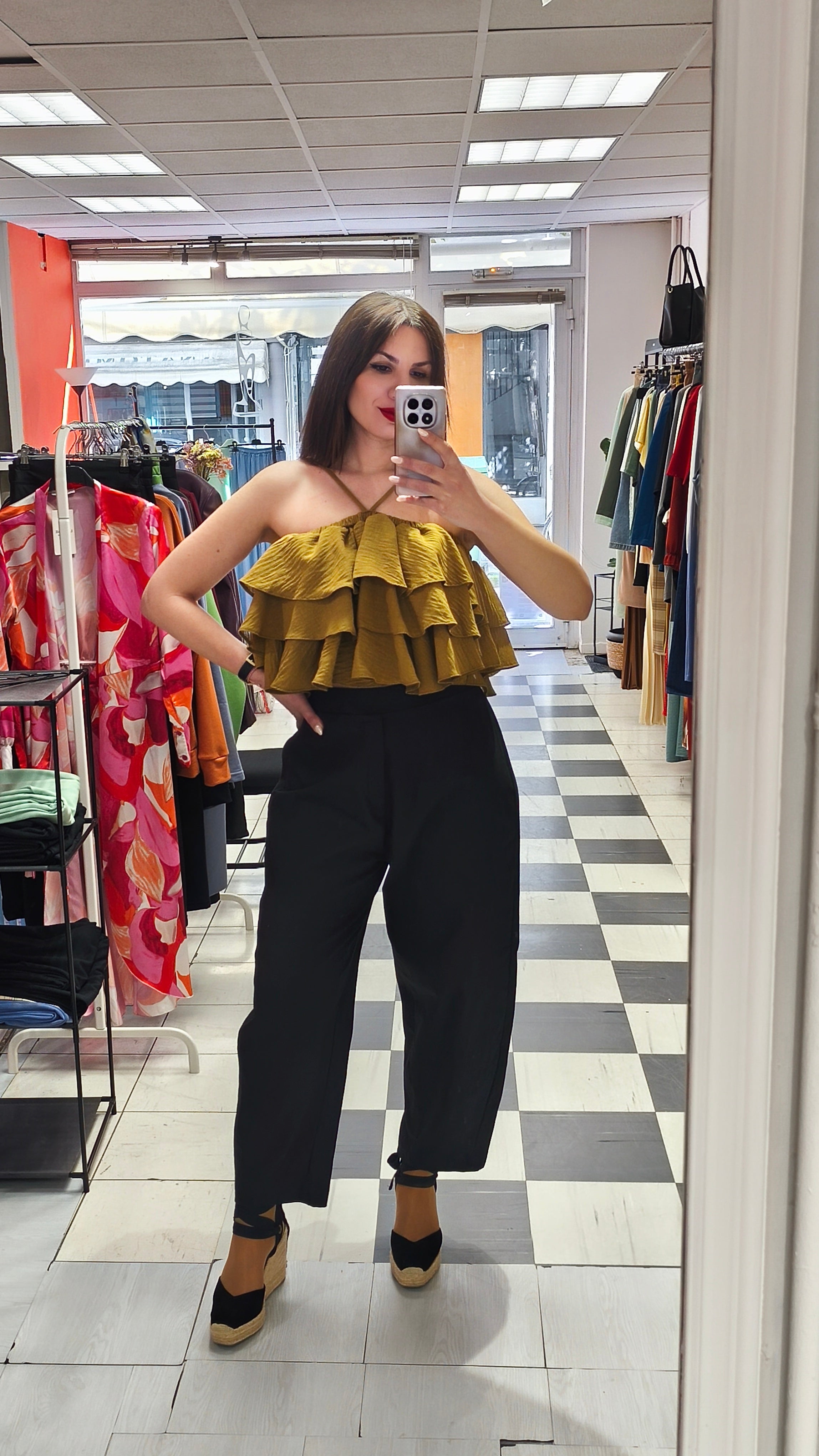 Crop top με βολάν mustard